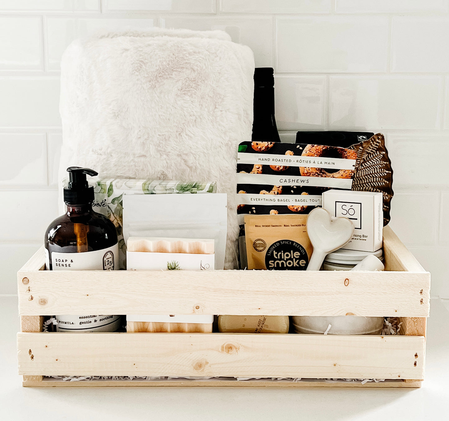 DELUXE WELCOME HOME GIFT CRATE